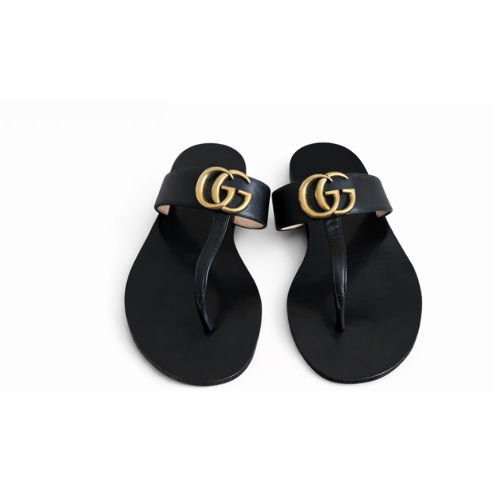 Gucci Black Leather GG Thong Sandals Size 37.5/ 7.5 Gold